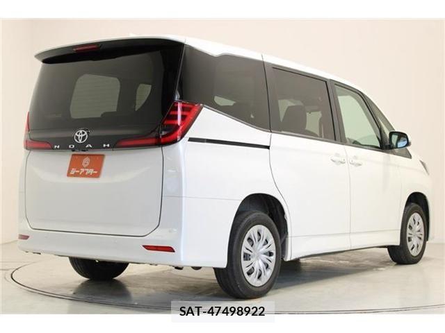 Toyota NOAH 2022-04 6996408-12