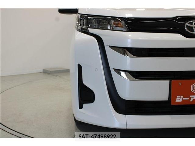 Toyota NOAH 2022-04 6996408-16