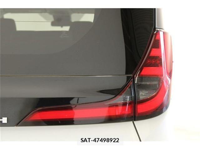 Toyota NOAH 2022-04 6996408-18