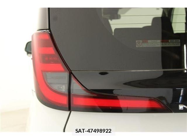 Toyota NOAH 2022-04 6996408-19