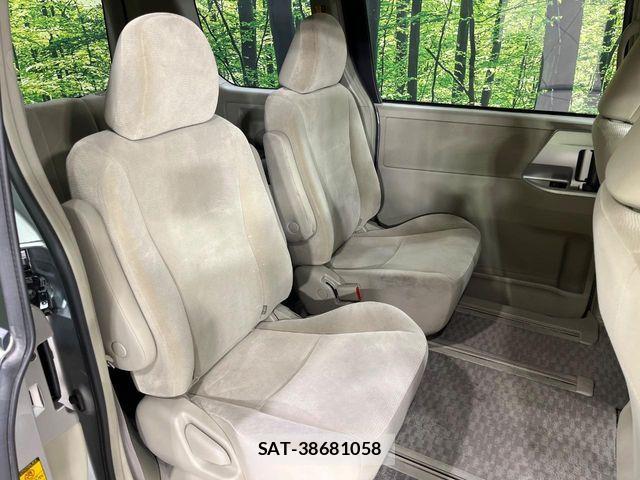Toyota NOAH 2013-07 6996409-10