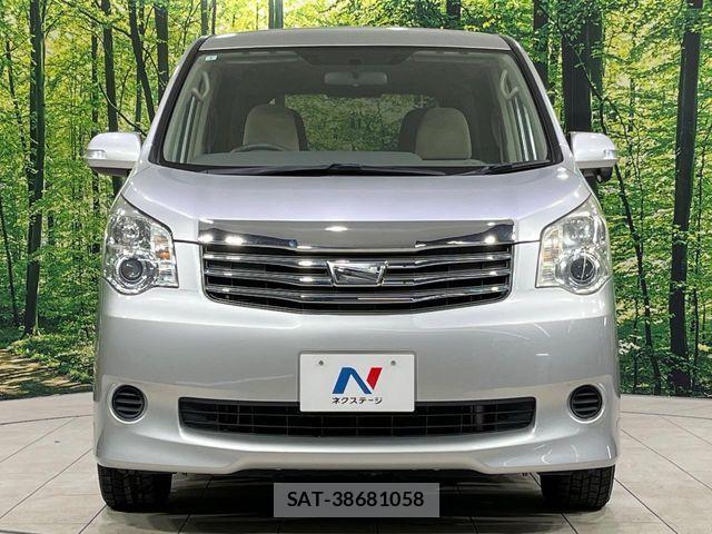 Toyota NOAH 2013-07 6996409-14