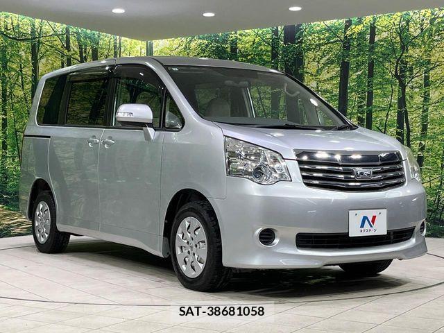 Toyota NOAH 2013-07 6996409-16