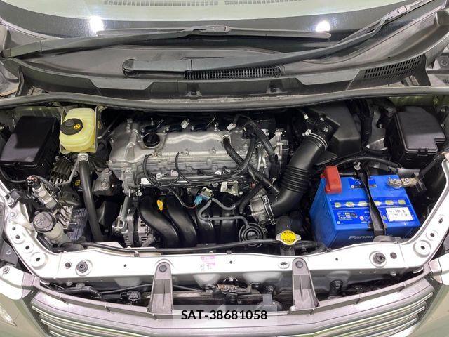 Toyota NOAH 2013-07 6996409-17