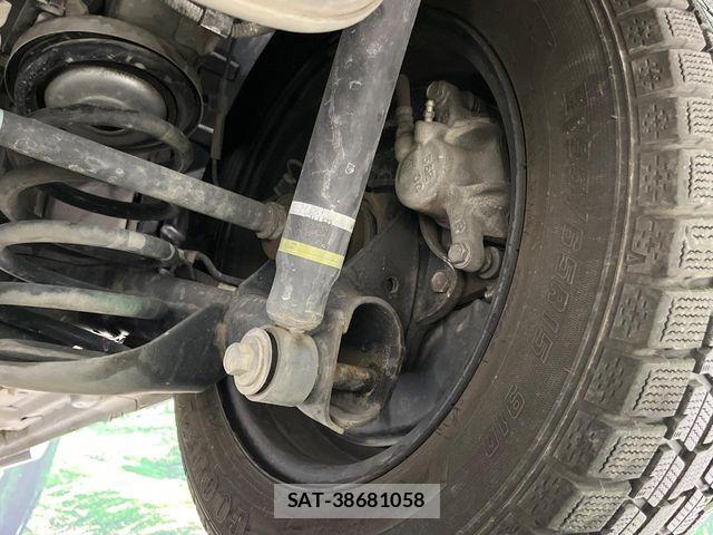Toyota NOAH 2013-07 6996409-19