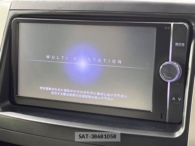 Toyota NOAH 2013-07 6996409-3