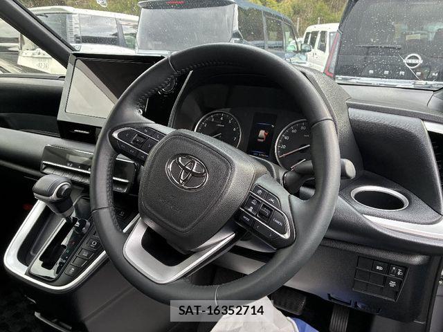 Toyota NOAH 2024-10 7021080-9
