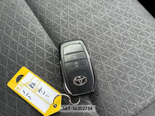 Toyota NOAH 2024-10 7021080-10