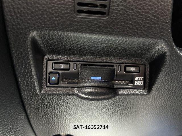 Toyota NOAH 2024-10 7021080-21