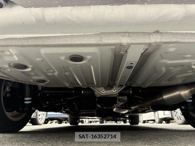 Toyota NOAH 2024-10 7021080-28