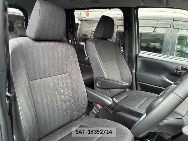 Toyota NOAH 2024-10 7021080-3