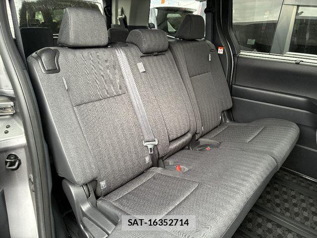 Toyota NOAH 2024-10 7021080-5