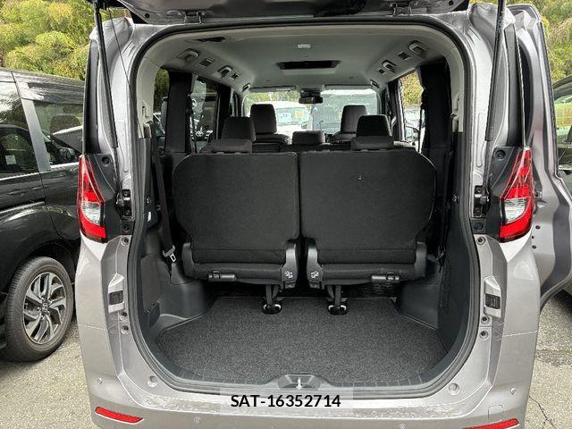Toyota NOAH 2024-10 7021080-8