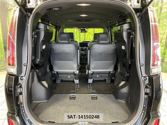 Toyota NOAH 2018-11 7021081-11