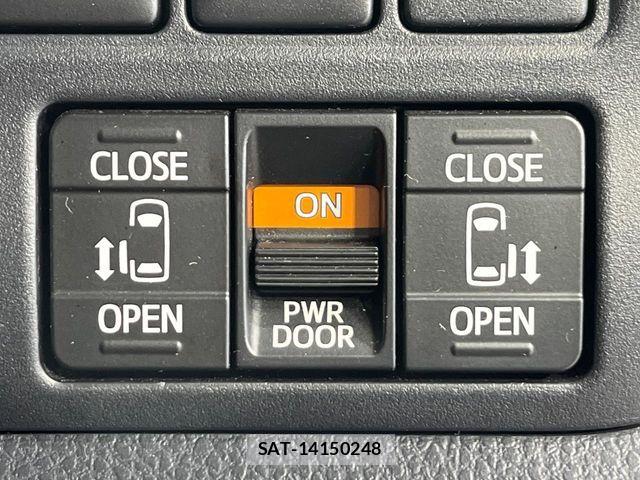 Toyota NOAH 2018-11 7021081-7