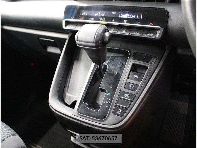 Toyota NOAH 2022-10 7021082-13