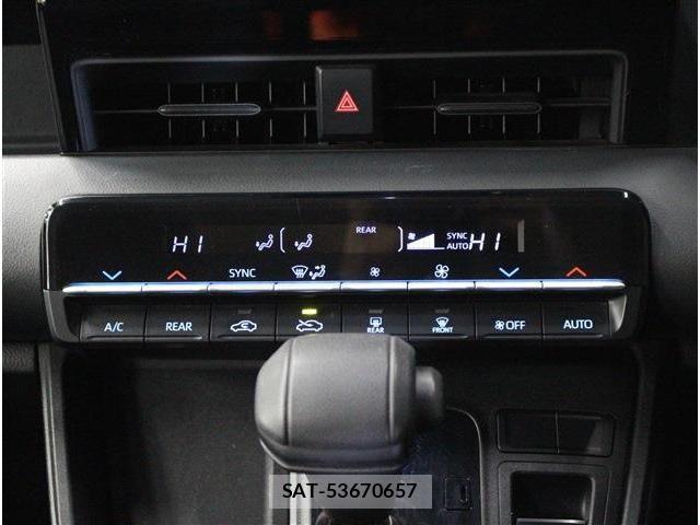 Toyota NOAH 2022-10 7021082-16