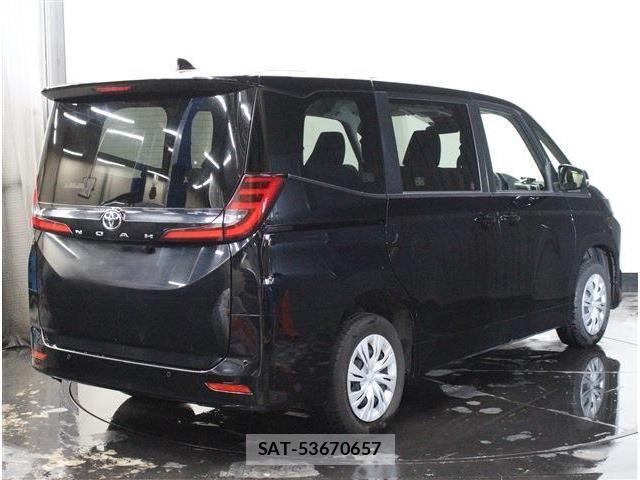 Toyota NOAH 2022-10 7021082-1