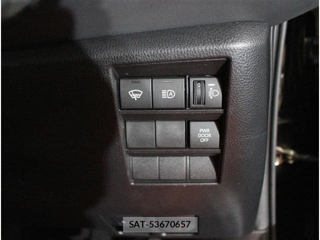 Toyota NOAH 2022-10 7021082-22