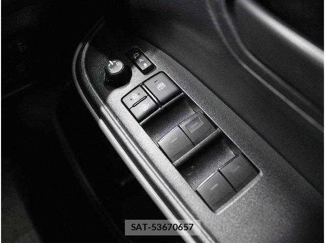 Toyota NOAH 2022-10 7021082-24