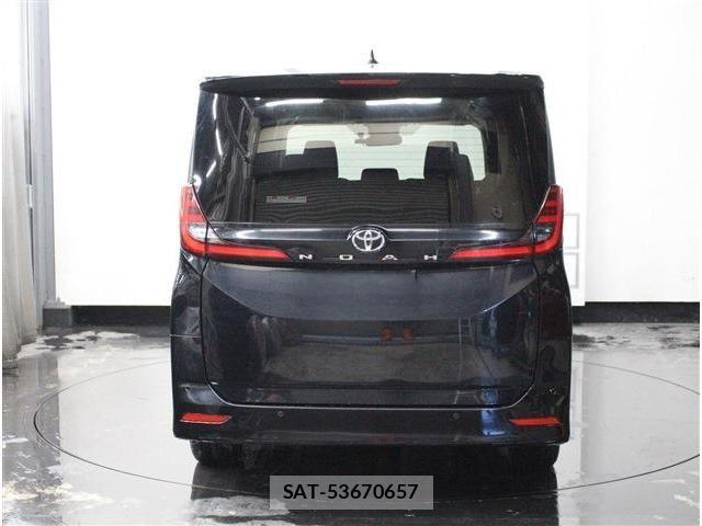 Toyota NOAH 2022-10 7021082-5