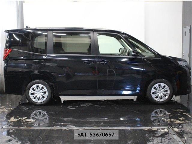 Toyota NOAH 2022-10 7021082-6