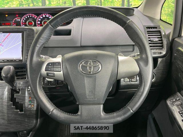 Toyota NOAH 2013-05 7021089-11