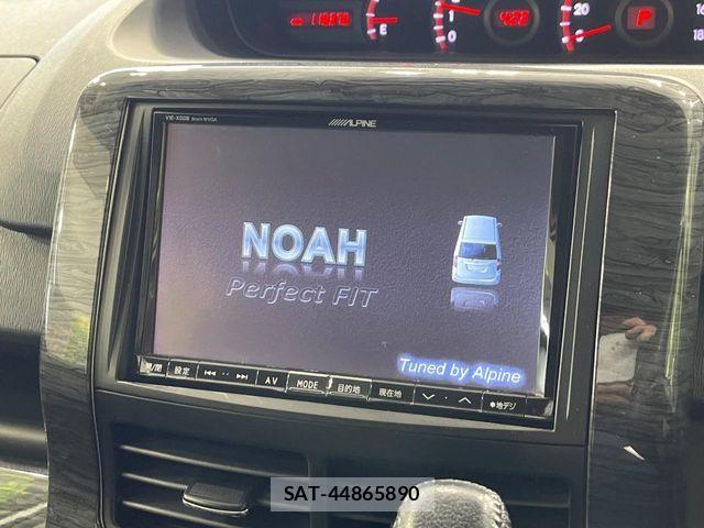 Toyota NOAH 2013-05 7021089-2
