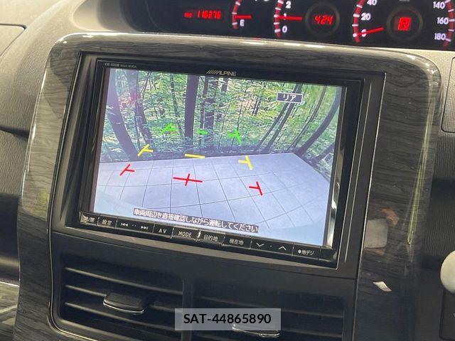 Toyota NOAH 2013-05 7021089-3