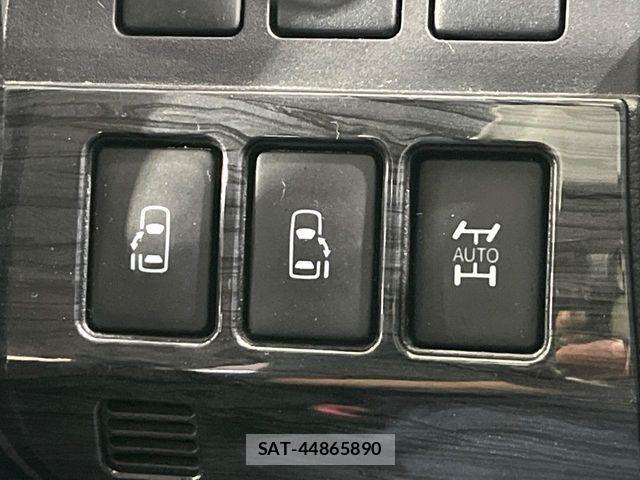 Toyota NOAH 2013-05 7021089-6