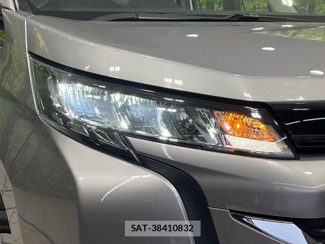 Toyota NOAH 2022-12 7021083-12