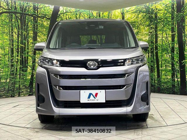 Toyota NOAH 2022-12 7021083-14