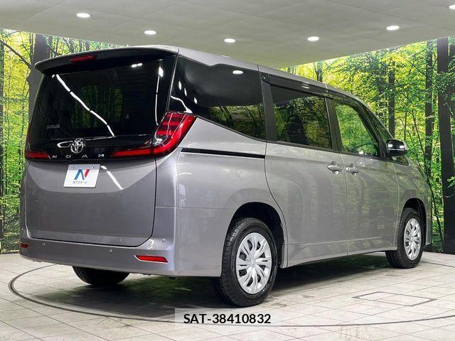 Toyota NOAH 2022-12 7021083-17