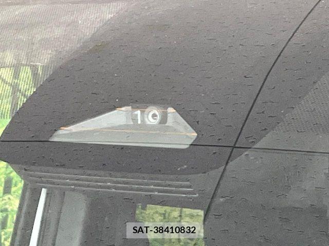Toyota NOAH 2022-12 7021083-5