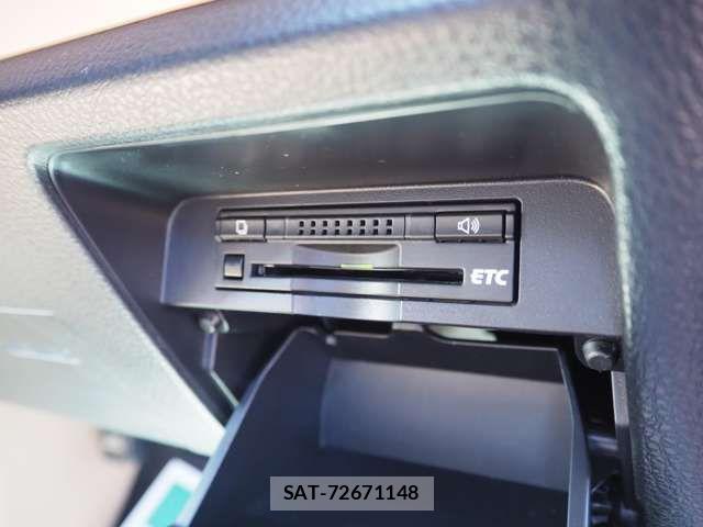 Toyota NOAH 2015-03 7021084-13
