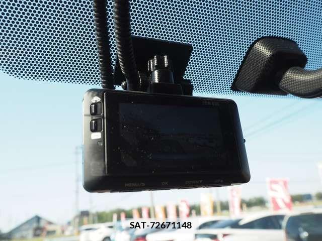 Toyota NOAH 2015-03 7021084-14