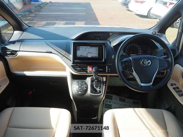 Toyota NOAH 2015-03 7021084-1