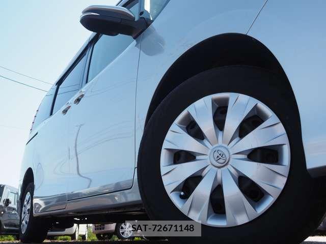 Toyota NOAH 2015-03 7021084-6