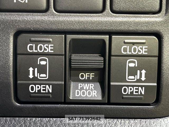 Toyota NOAH 2020-09 7059956-7