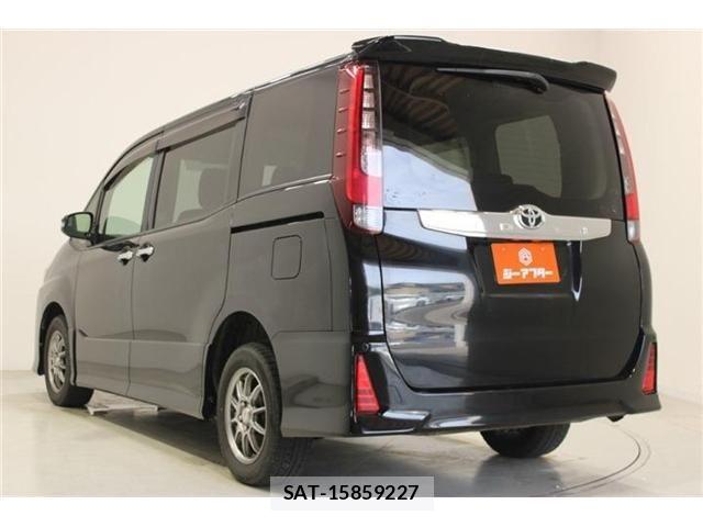 Toyota NOAH 2014-09 7057219-9