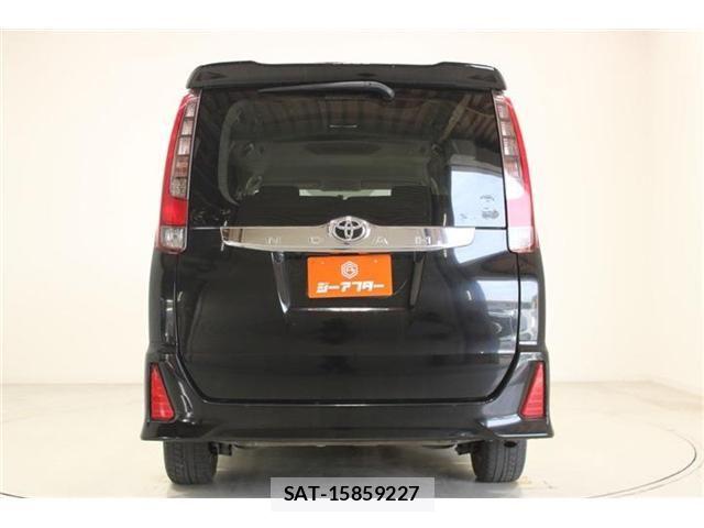 Toyota NOAH 2014-09 7057219-10