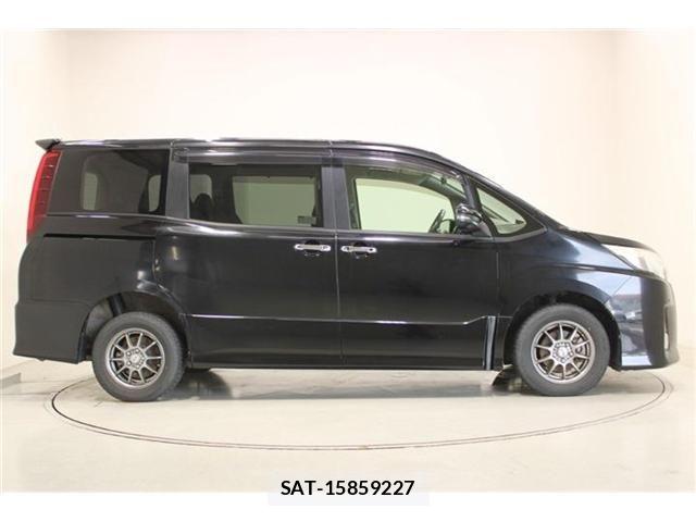 Toyota NOAH 2014-09 7057219-12