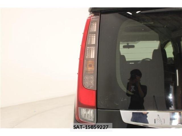 Toyota NOAH 2014-09 7057219-18
