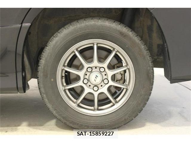 Toyota NOAH 2014-09 7057219-23