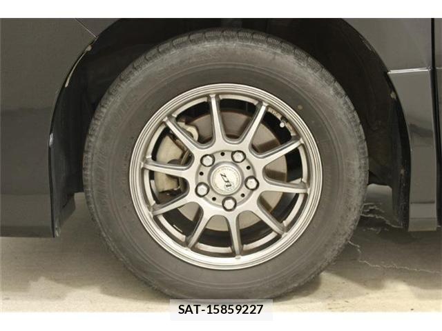 Toyota NOAH 2014-09 7057219-24