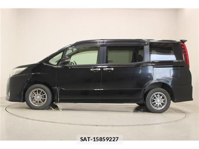 Toyota NOAH 2014-09 7057219-8