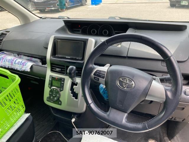 Toyota NOAH 2010-09 7222814-13