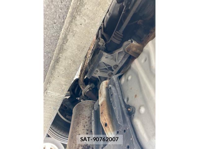 Toyota NOAH 2010-09 7222814-18