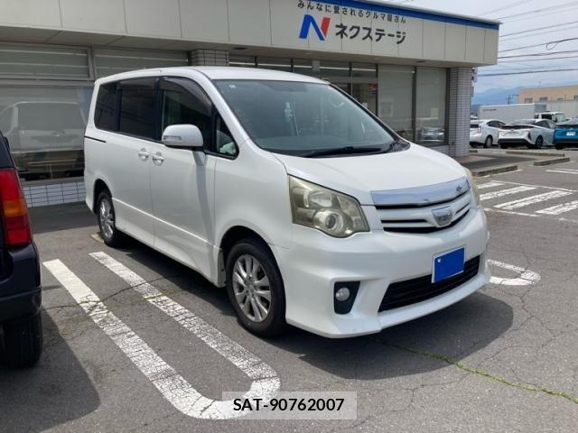 Toyota NOAH 2010-09 7222814-2
