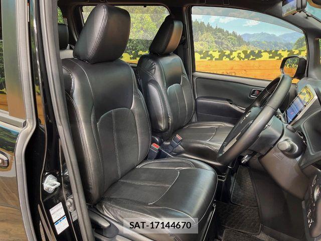 Toyota NOAH 2020-07 7215751-9